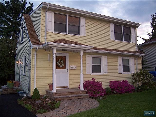 1st image of 5-10 Bryant Pl