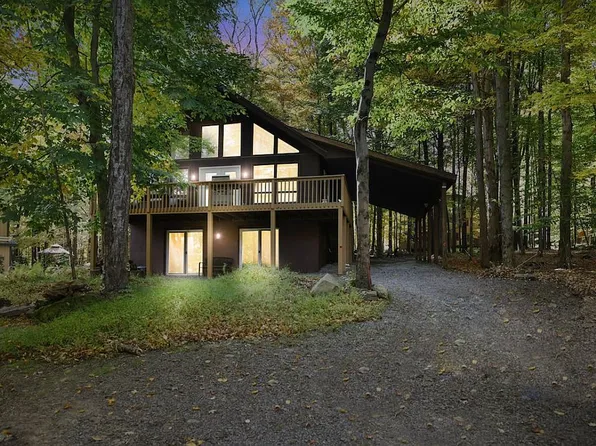 137 Lakeview Dr, Lake Ariel, PA 18436