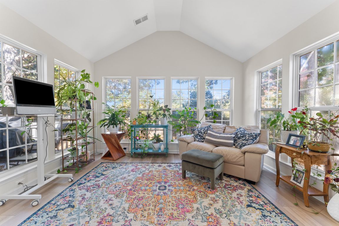 next background image