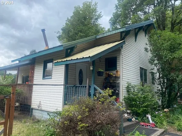 11 Gertz Rd, Stevenson, WA 98648