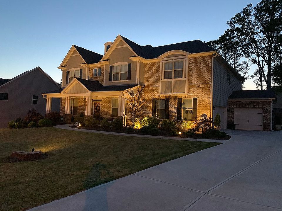 2nd image of 4866 Highland Wood Dr
