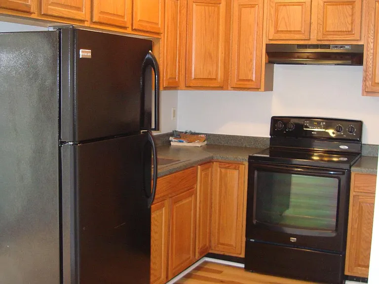 208 Moore Dr — Photo 8