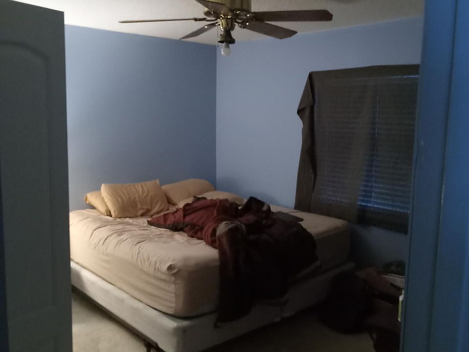 1st image of 2421 Franklin Dr