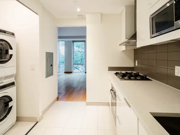 431 West 37th Street image 32 of 37