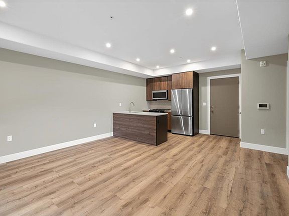 2nd image of 4237 Bergen Tpke #2F