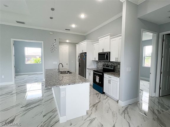 5th image of 105 Sara Ave N