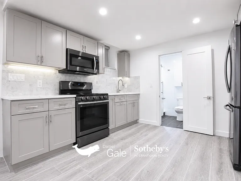 23-43 26th St #DG — Photo 4