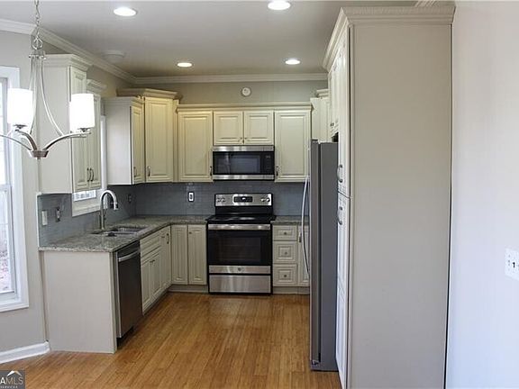 4th image of 505 Towne Ridge Way