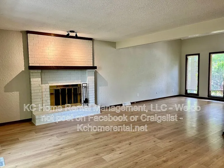 3868 SW Harbor Dr — Photo 25