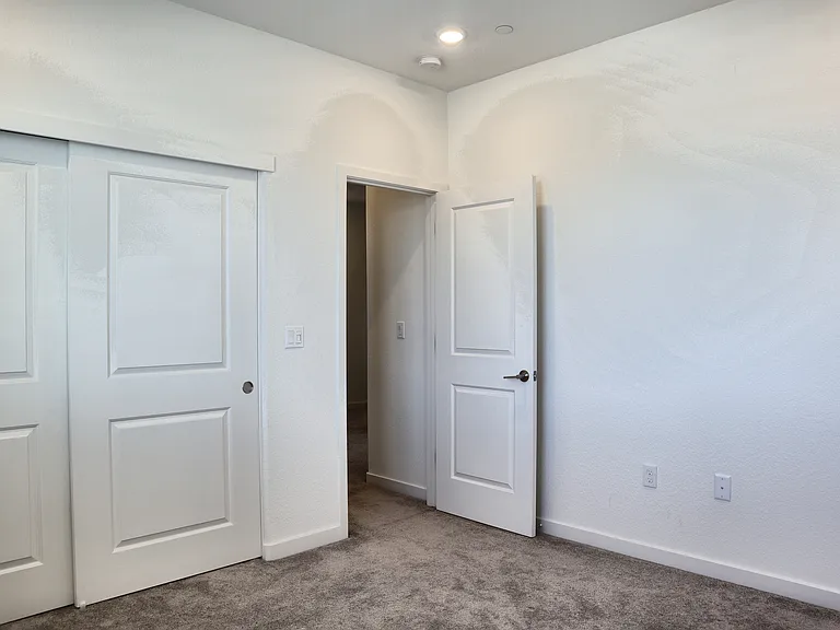 1068 Osprey Dr — Photo 29