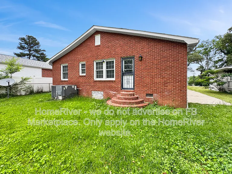 1901 Haines St — Photo 15