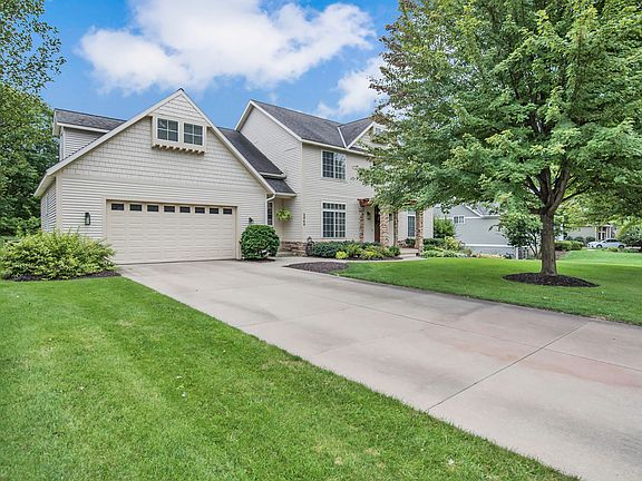 2nd image of 2940 Brookwind Dr