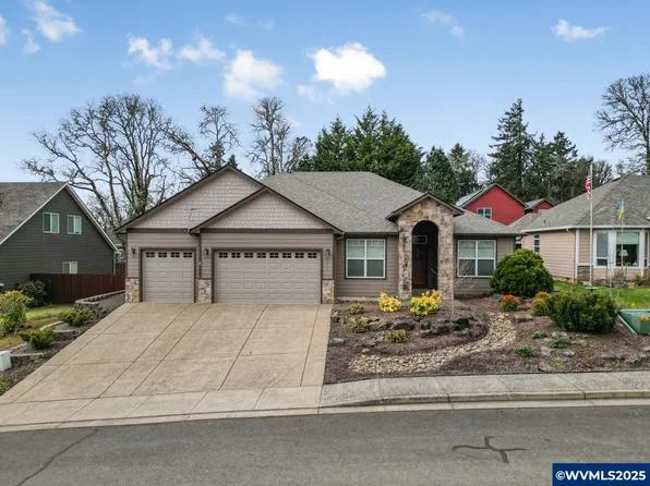 645 NW Eakin Dr, Dallas, OR 97338