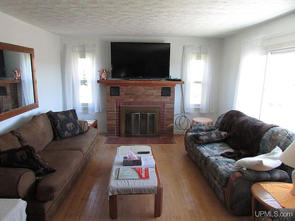 2nd image of 204 S 5th St