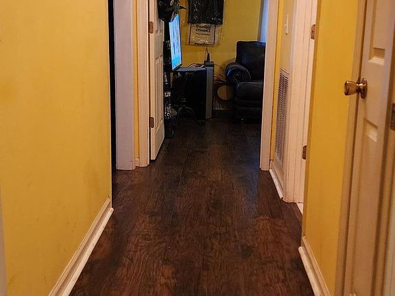 4th image of 4301 Lake Vista Dr