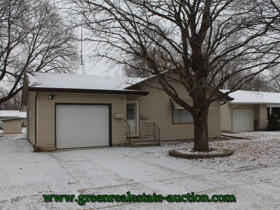 1st image of 613 S 12th St
