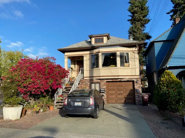 3894 Howe St #A, Oakland, CA 94611