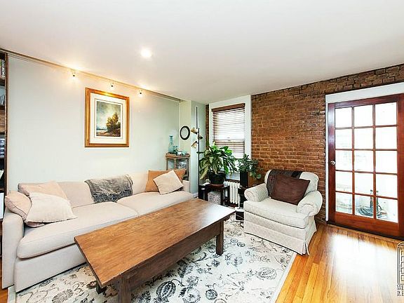 3rd image of 3917 46th St #1
