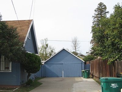 4th image of 231 E Adams St