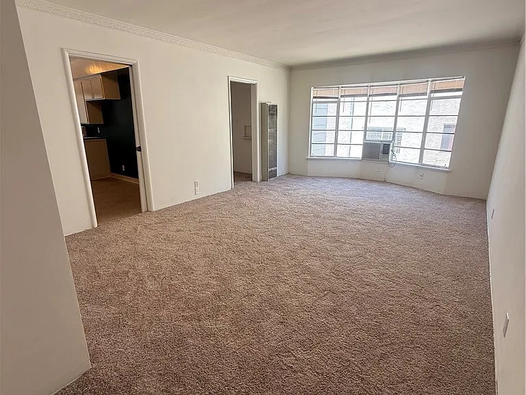 4909 Coldwater Canyon Ave #6 — Photo 2