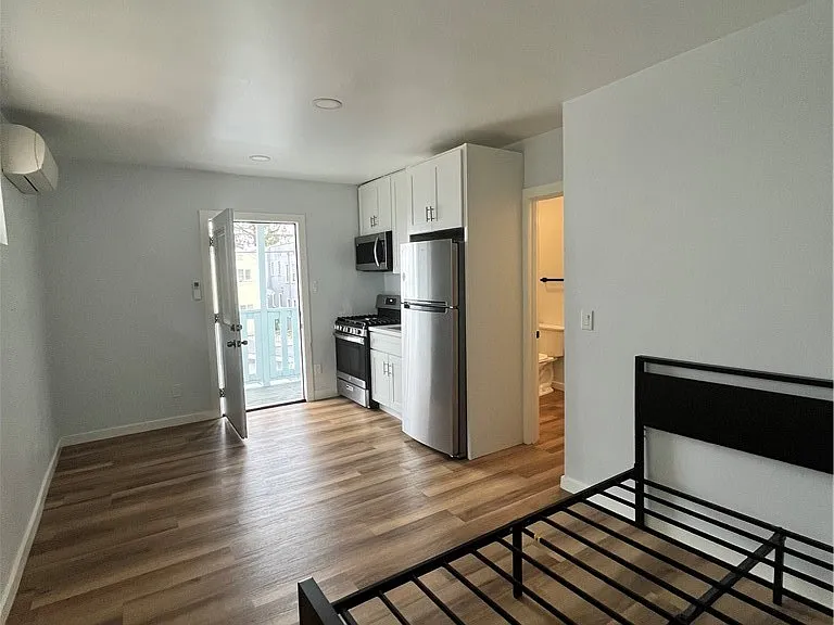 851 W 40th Pl — Photo 14