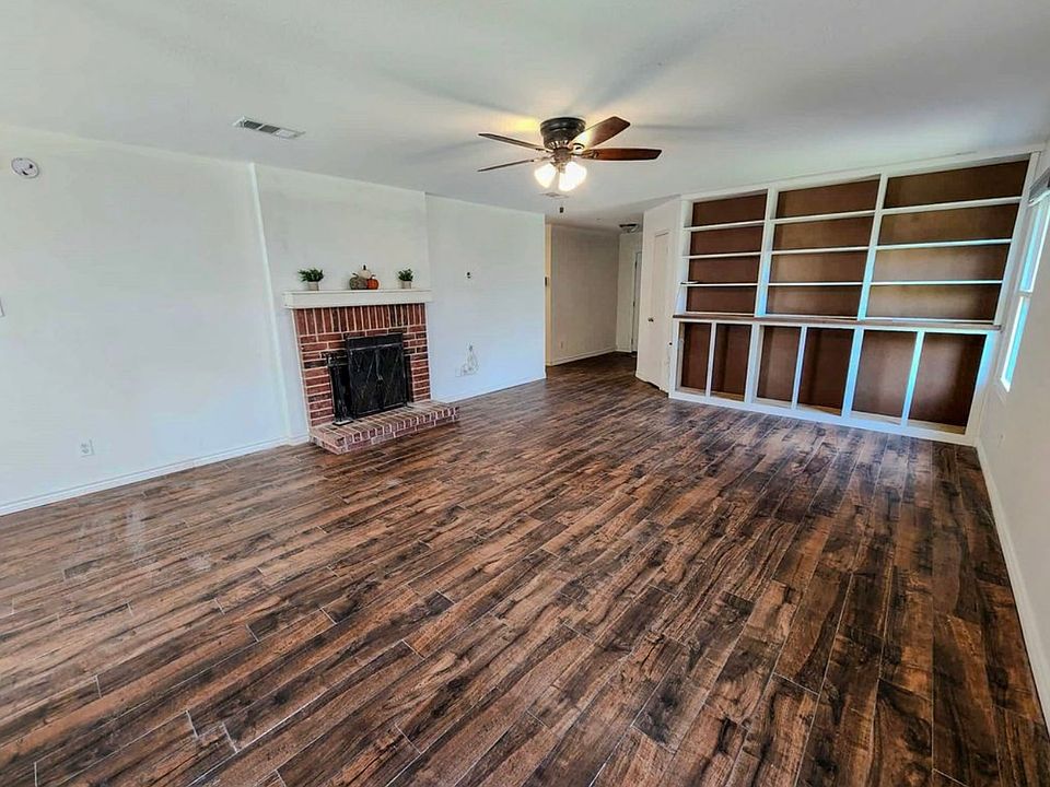 2nd image of 1100 Seneca Dr #0