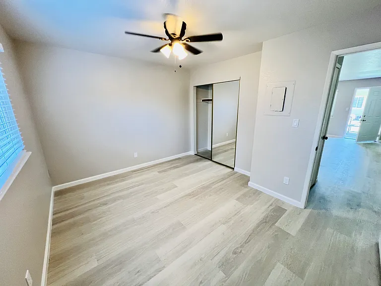 217 E Locust St #8 — Photo 6