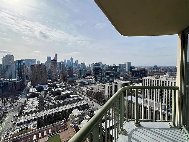 111 W Maple St — Photo 4