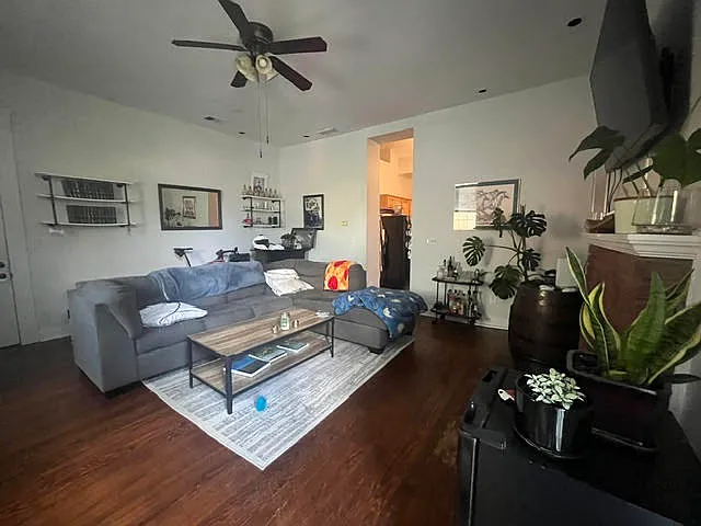 1335 E Washington St — Photo 7