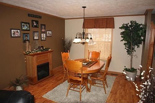 4th image of 304 D Ave