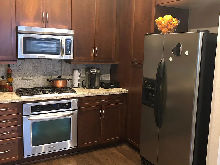 575 Elm Ave #10 — Photo 2