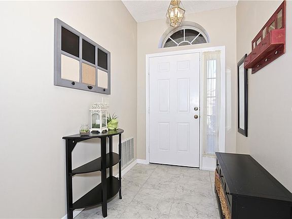 4th image of 14236 Viburnum Ln