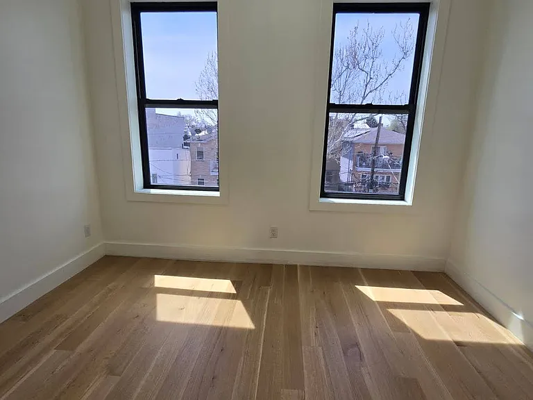 50 Grace St #3R — Photo 7