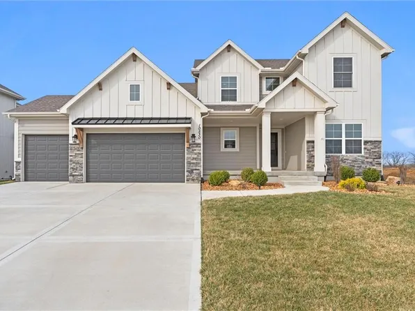 10530 N Hawthorne Ave, Kansas City, MO 64157