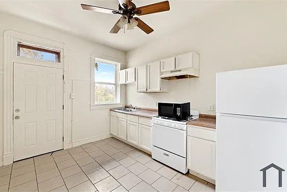 4 bed, 1295 sqft, $1,450 — Photo 3