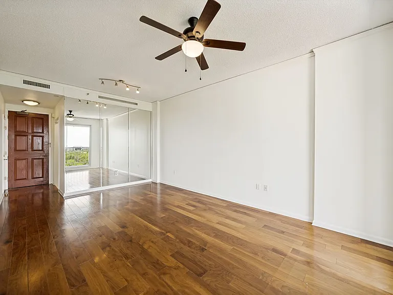 1 Towers Park Ln #1004 — Photo 5
