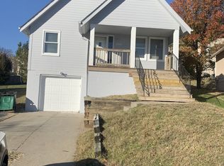 3510 Meredith Cir, Omaha, NE 68111