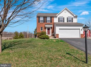1052 Runaway Dr, Pennsburg, PA 18073