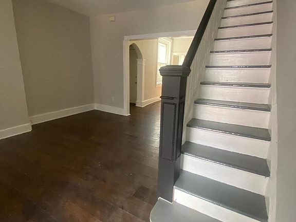 4th image of 139 W Hansberry St