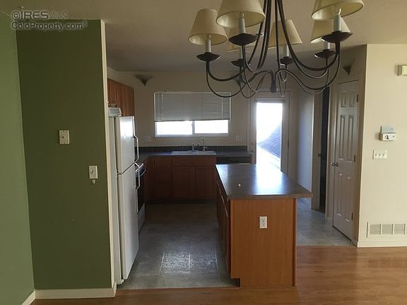 Kitchen to back deck