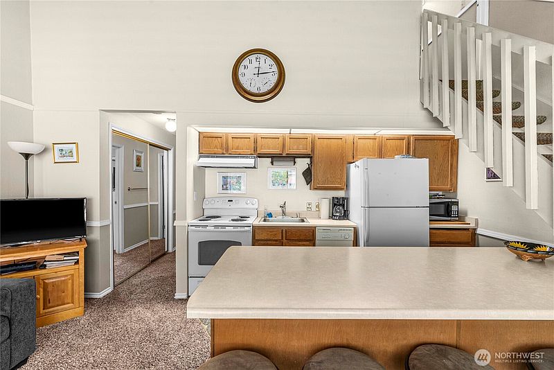 5th image of 8903 Crescent Bar Road NW #168