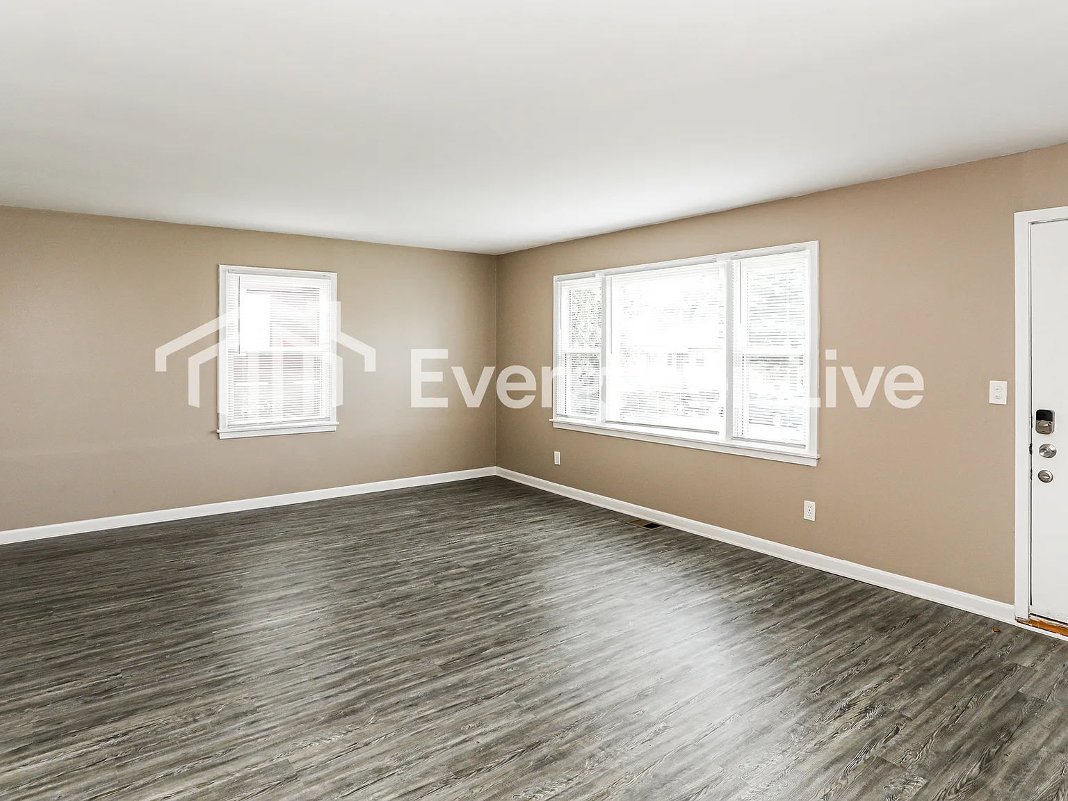 3 bed, 1.0 bath, 1078 sqft, $1,495 — Photo 3