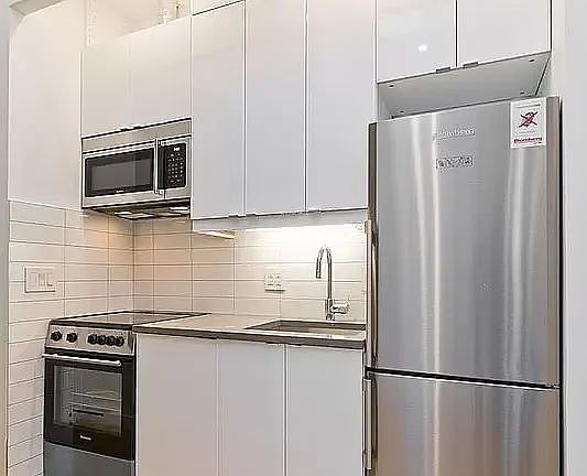 5th image of 102 Forsyth St APT 15
