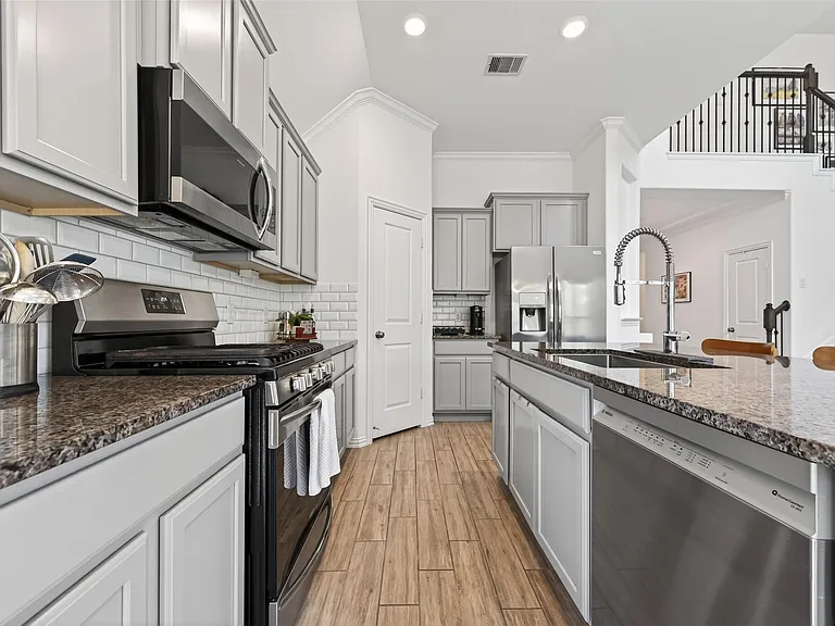 19115 Falkenstein Castle Way — Photo 10