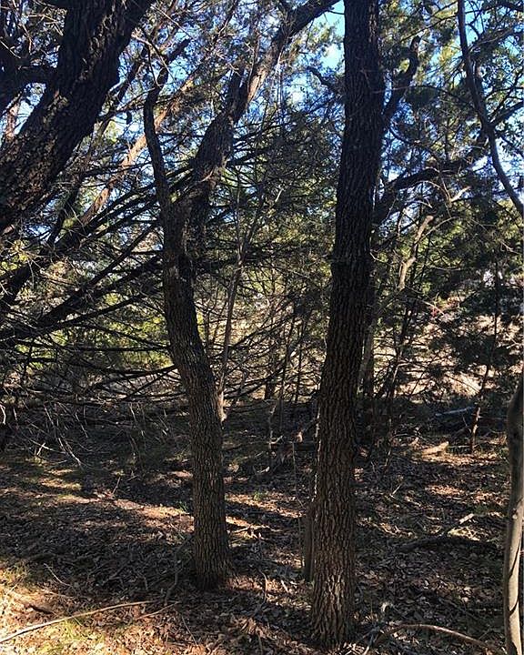 2nd image of 327 Moss Oak Rd