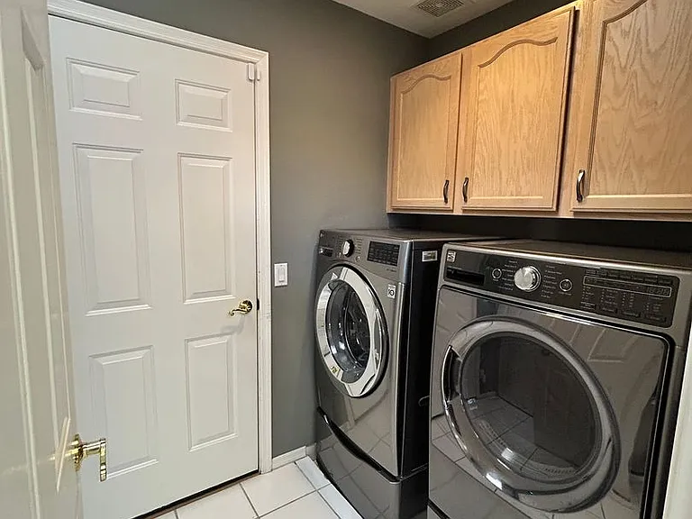 2413 Jacob Row — Photo 23