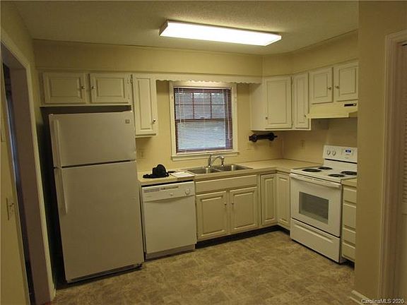 2nd image of 376 Winecoff St