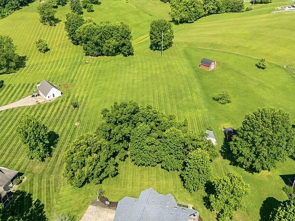 5th image of 973 Windsor Dr