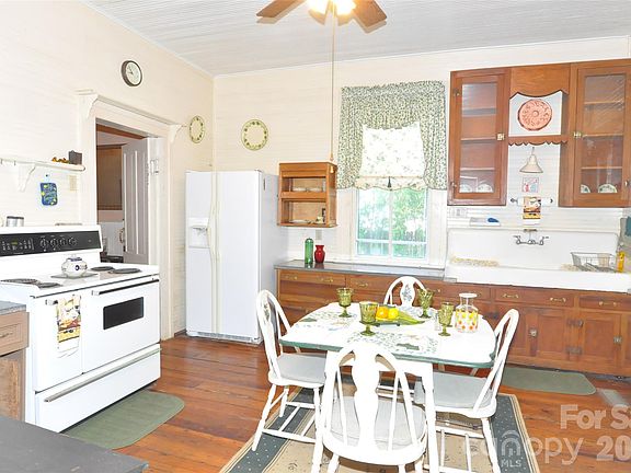 2nd image of 121 Hemphill Ave