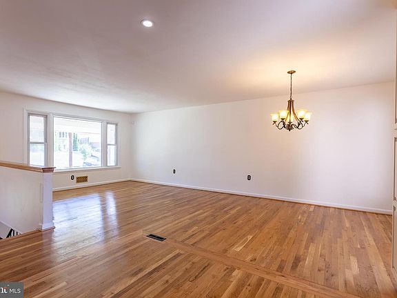 5th image of 6613 Calmos St